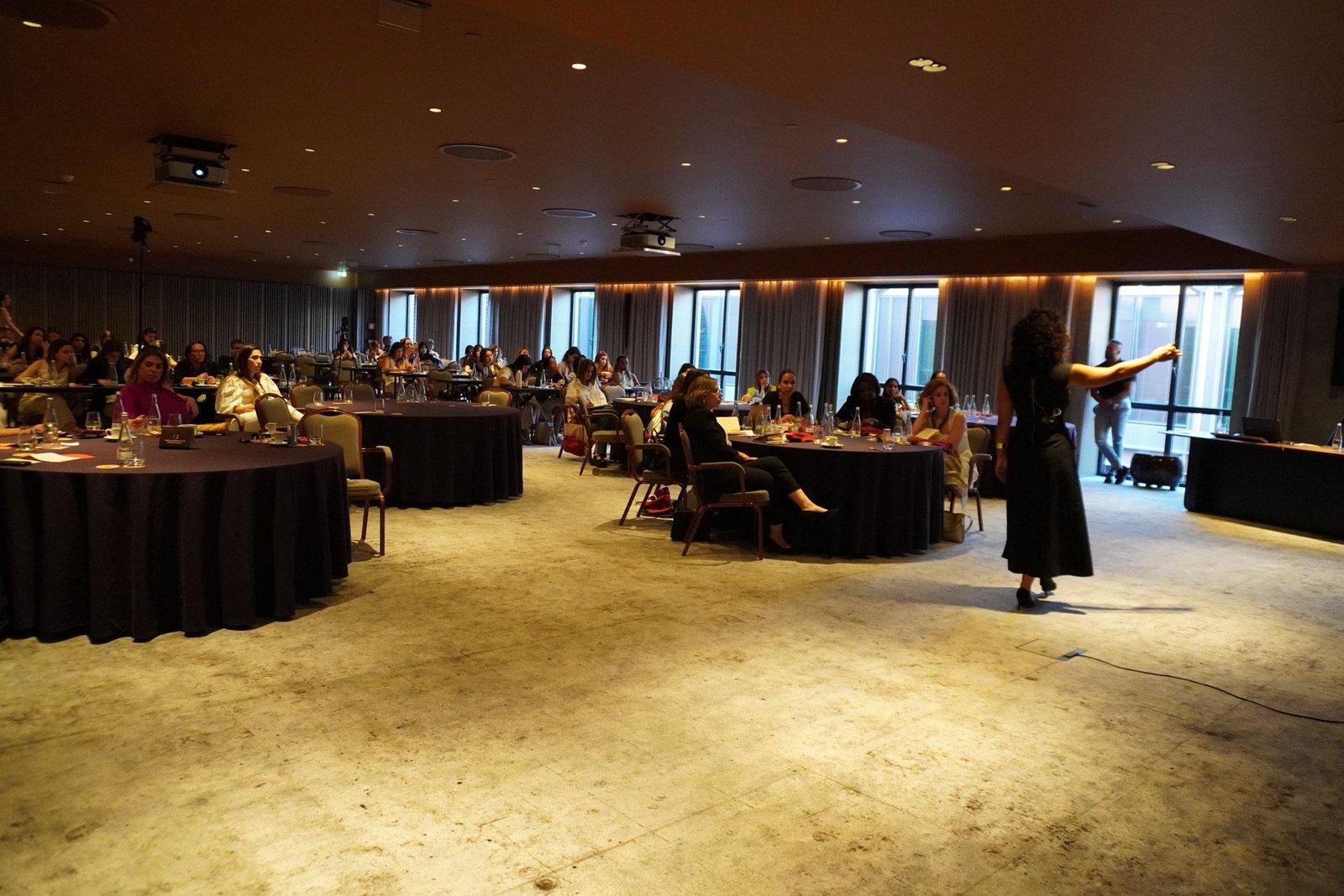 Auditório lotado durante palestra da Resultados Contínuos